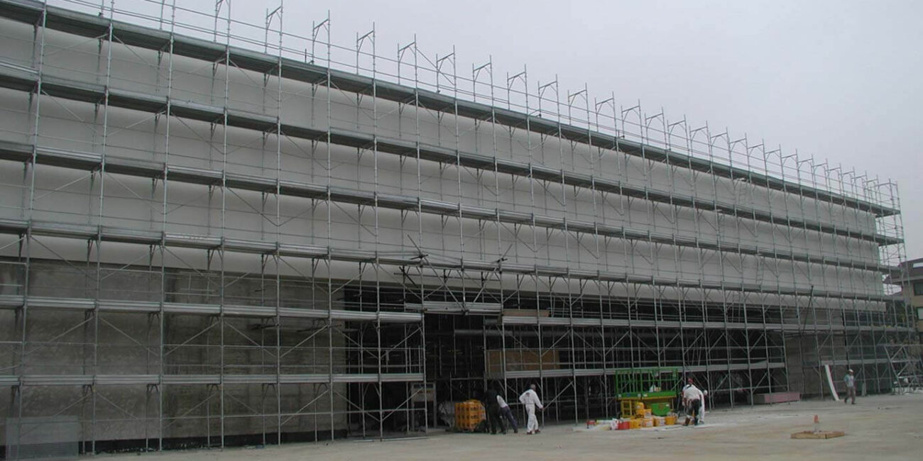 operai bazzea construction technology rivestimento cappotto centro commerciale superstore esselunga