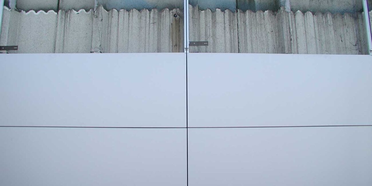 dettaglio orditura metallica sottostruttura facciata ventilata pannelli alucobond silver rivestimenti facciata esterna