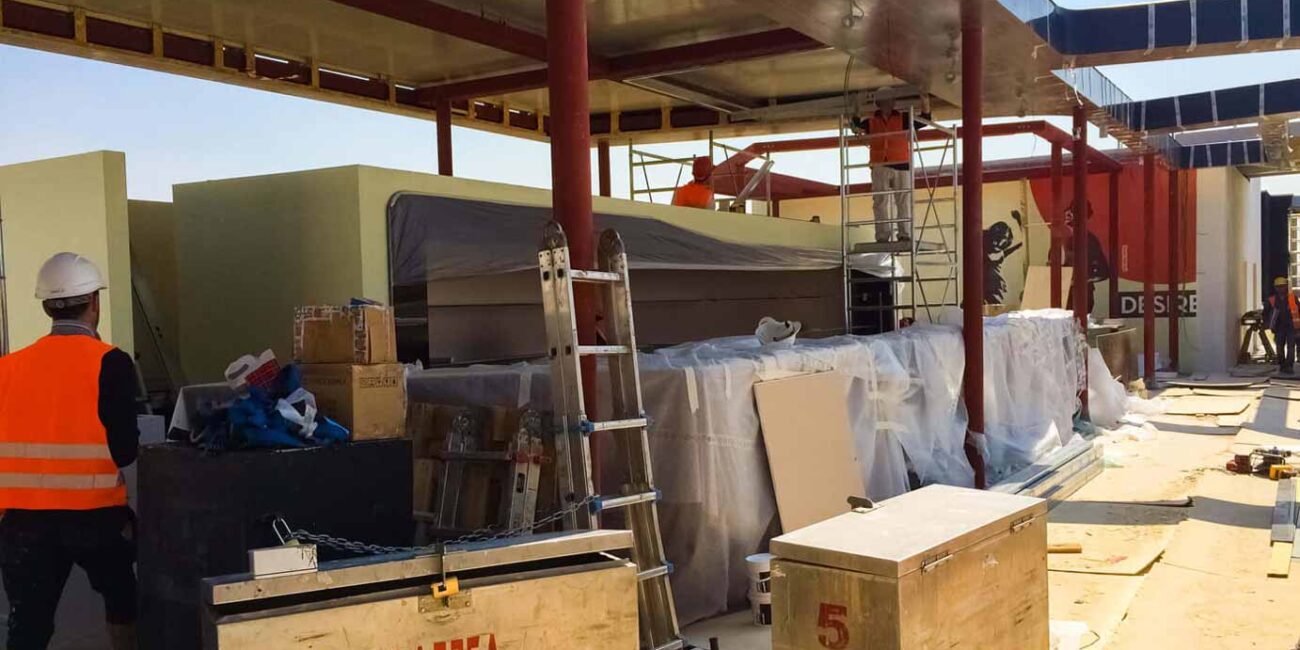 cantiere terrazza martini finitura opere in cartongesso controsoffitto esterno pergolato tecnico stand expo 2015