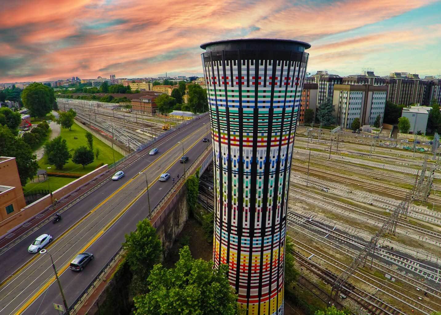 prospettiva fotografica Torre Arcobaleno Milano Expo 2015